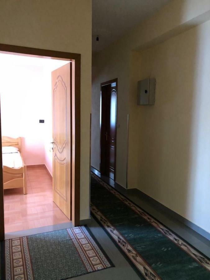 Deni Villa